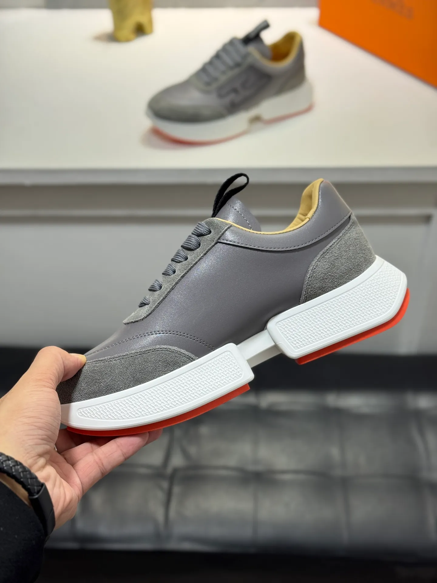 Men's shoes 💰480【New style】🪷🪷Top quality goods🇮🇹🇮🇹New style "Hermès" Hermès top purchasing agent🔍🔍New products from men's counter The upper is made of cowhide leather ~ Sole: The original factory's exclusive movable molded foam outsole, light ~ super comfortable, original factory follow-up goods, 🔍🔍 high quality, can be entered and exited the counter at will, multiple colors are available, welcome to compare Size: 38-44 (45. Customized